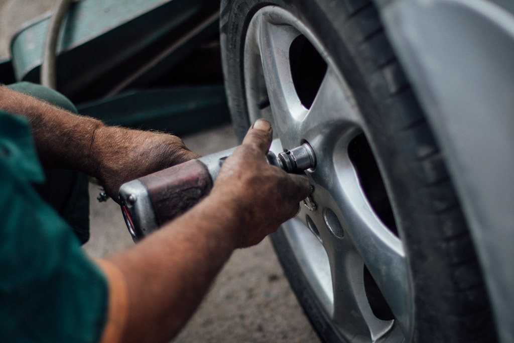 Automotive service workshop